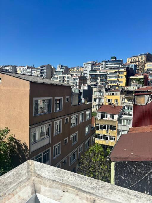 Daire Sunny Terrace Retreat Near Taksim Square
