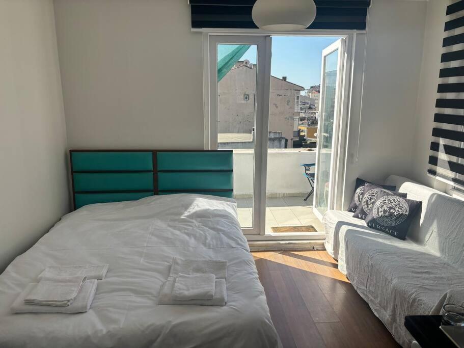 Daire Sunny Terrace Retreat Near Taksim Square