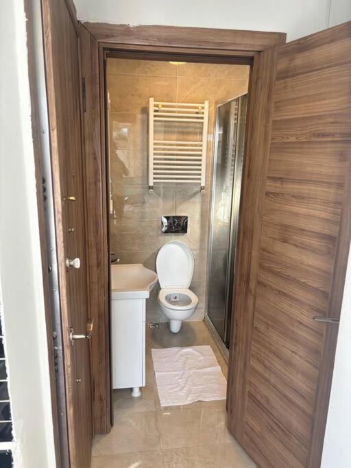 Sunny Terrace Retreat Near Taksim Square * İstanbul