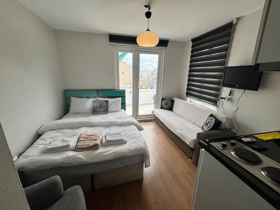 Sunny Terrace Retreat Near Taksim Square * İstanbul